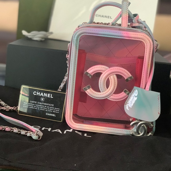 Chanel bag aunthentic lightly used - Picture 2 of 5